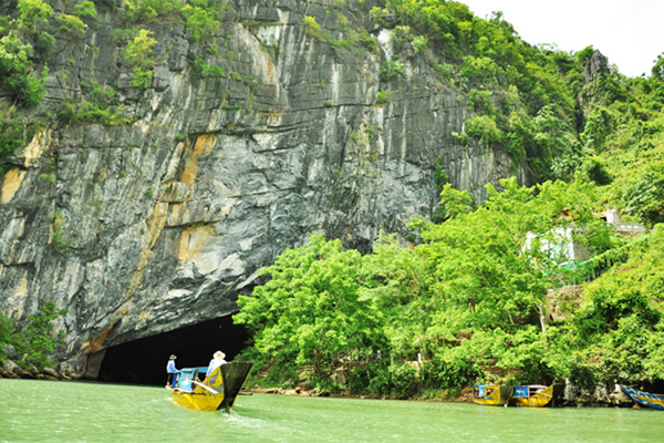 Du lịch Chùa Hương – Du xuân đón tết